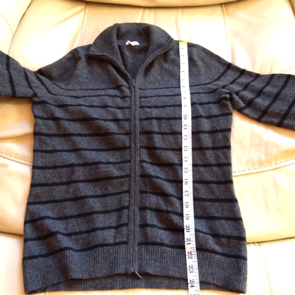 L.L. Bean 100% cashmere gray striped zip up sweater cardigan - Picture 8 of 10